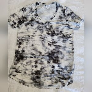 Athleta Breezy Scoop V-Neck Tee Size Medium Tall NWT